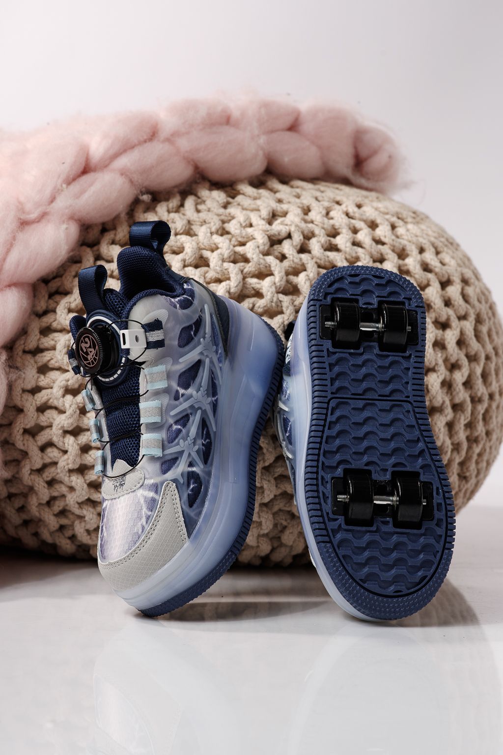 Görgős sportcipő kék textil anyagból készült Carla #24394