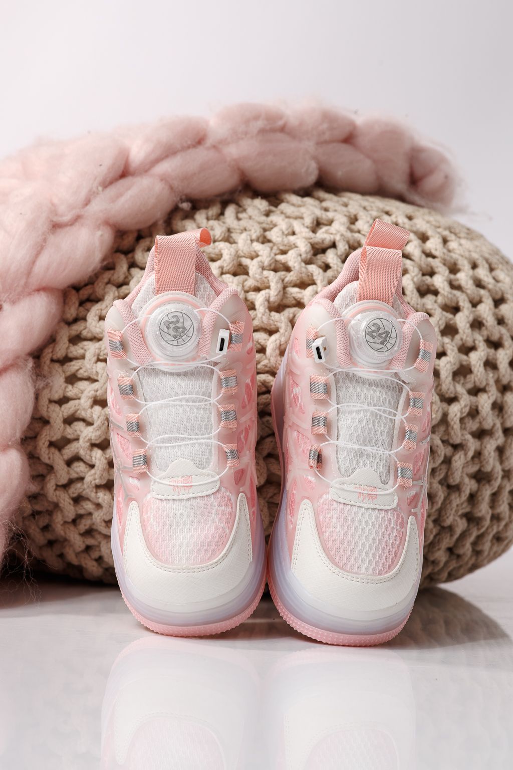 Görgős sportcipő rózsaszín textil anyagból készült Carla #24395