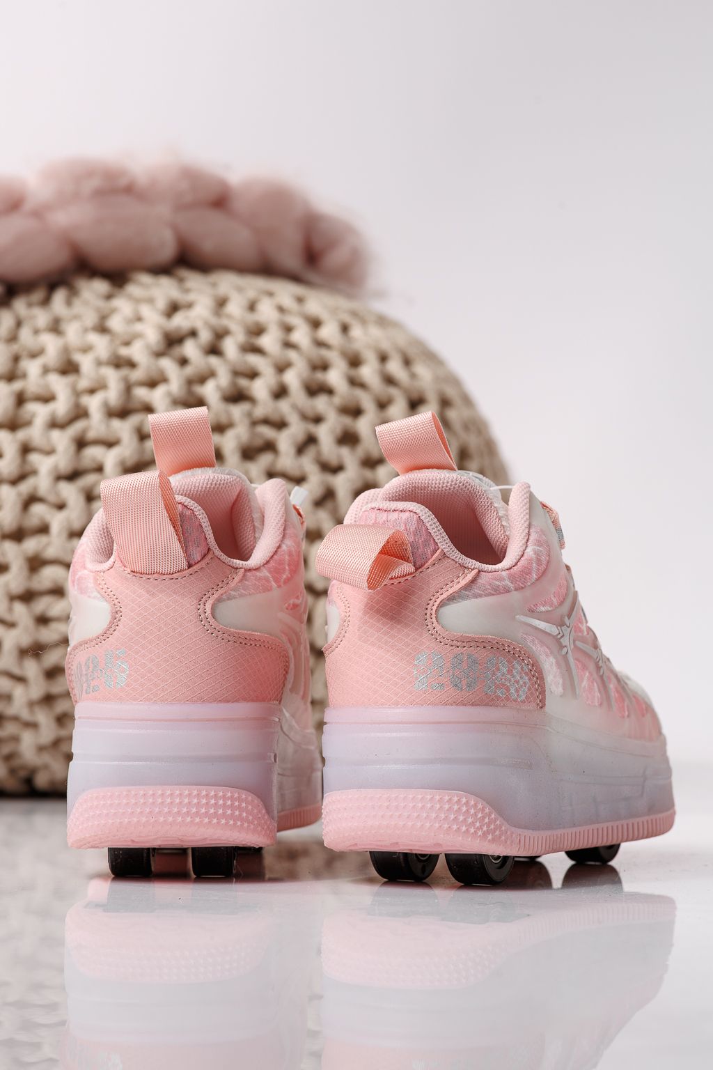 Görgős sportcipő rózsaszín textil anyagból készült Carla #24395