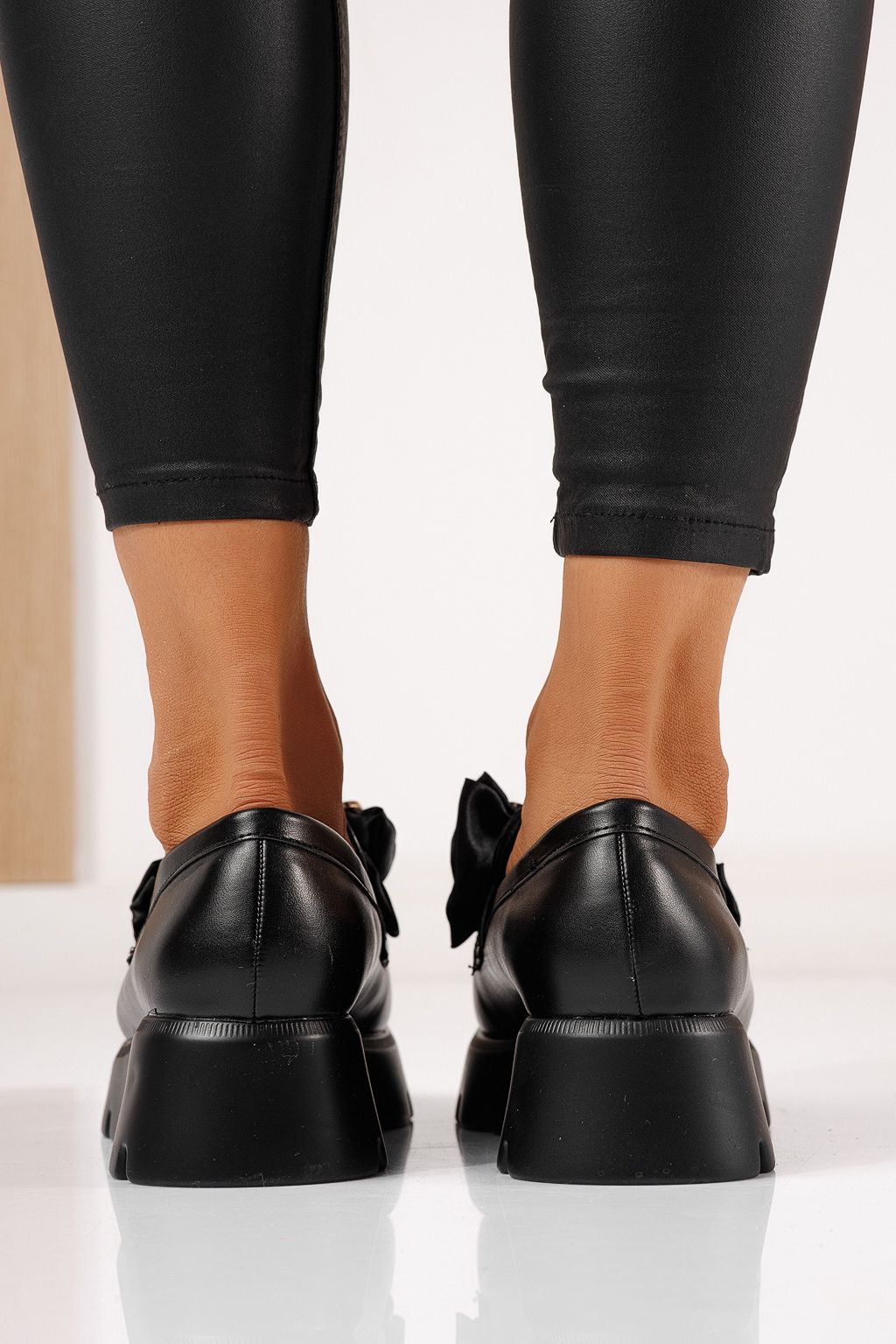 Női fekete alkalmi cipő ekológikus bőrből Natalia #24405