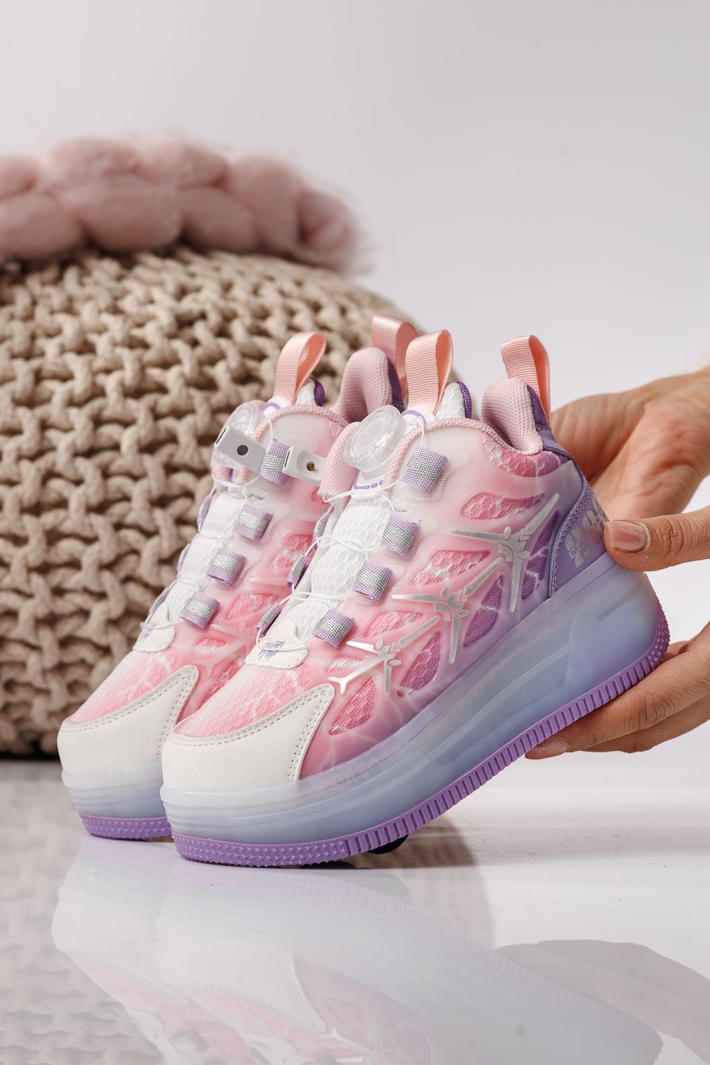 Görgős sportcipő mályvaszínű textil anyagból készült Carla #24408