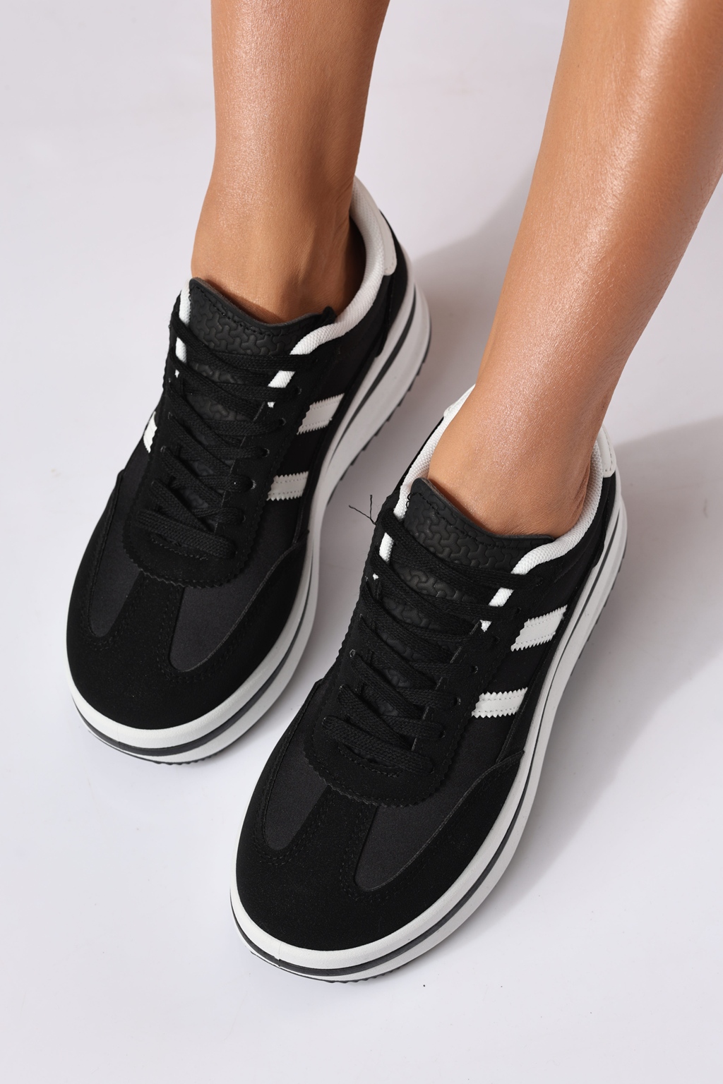 Női sportcipők fekete öko bőrből készült Diana2 #24477