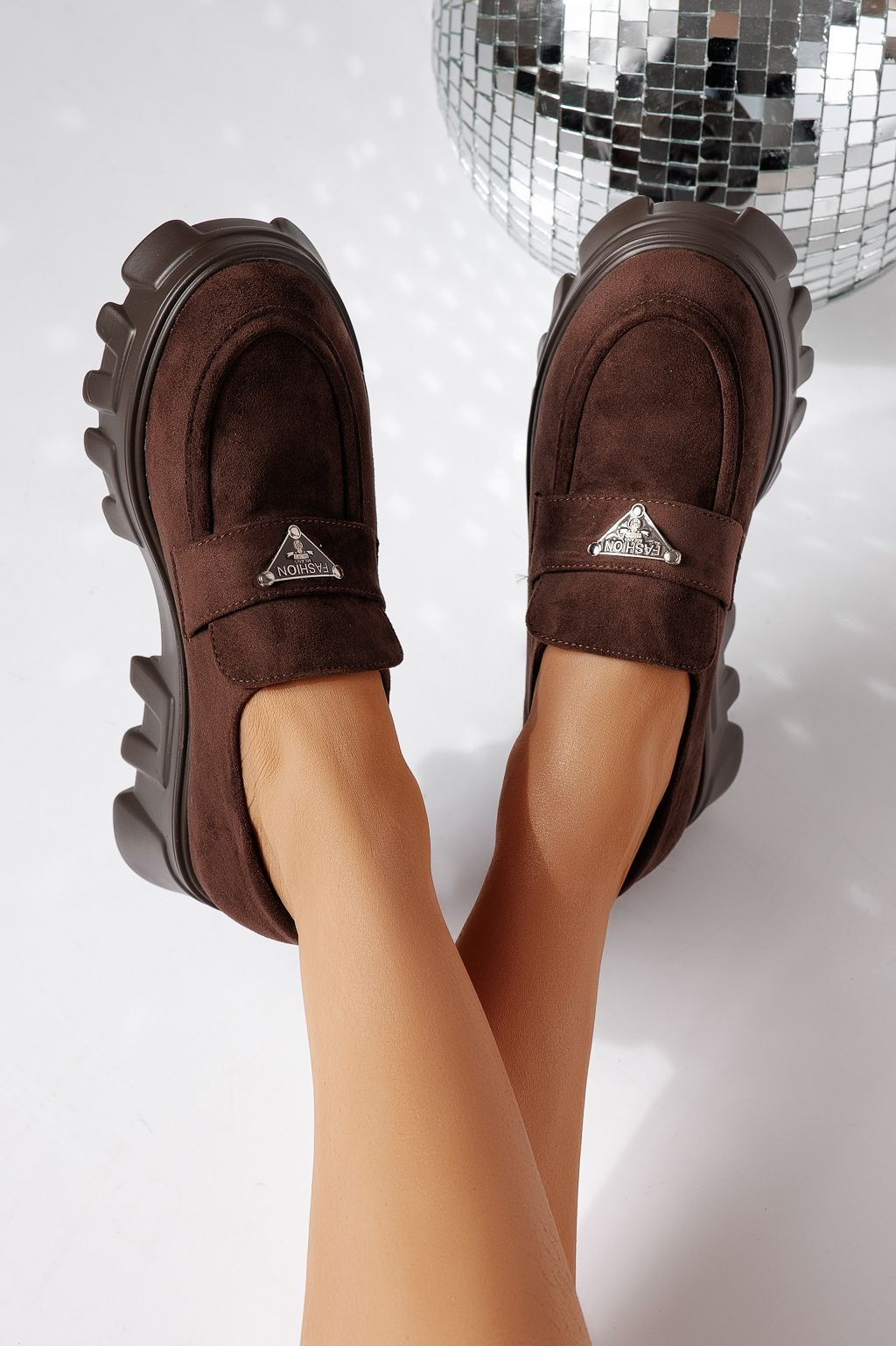 Női alkalmi cipők barna öko velúrból készült Oriana #24484