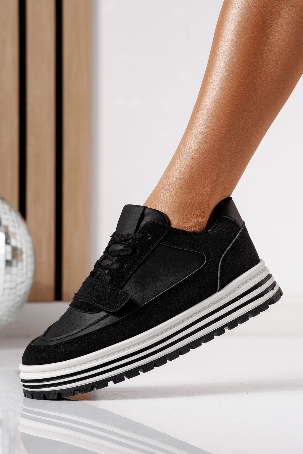 Női sportcipők fekete öko bőrből készült Tabitha #24457