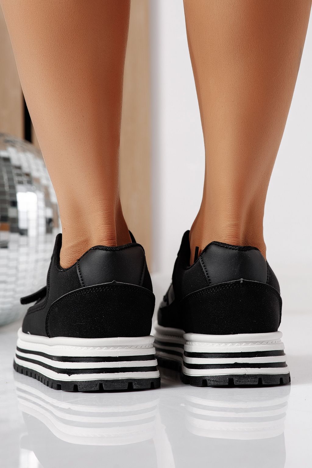 Női sportcipők fekete öko bőrből készült Tabitha #24457