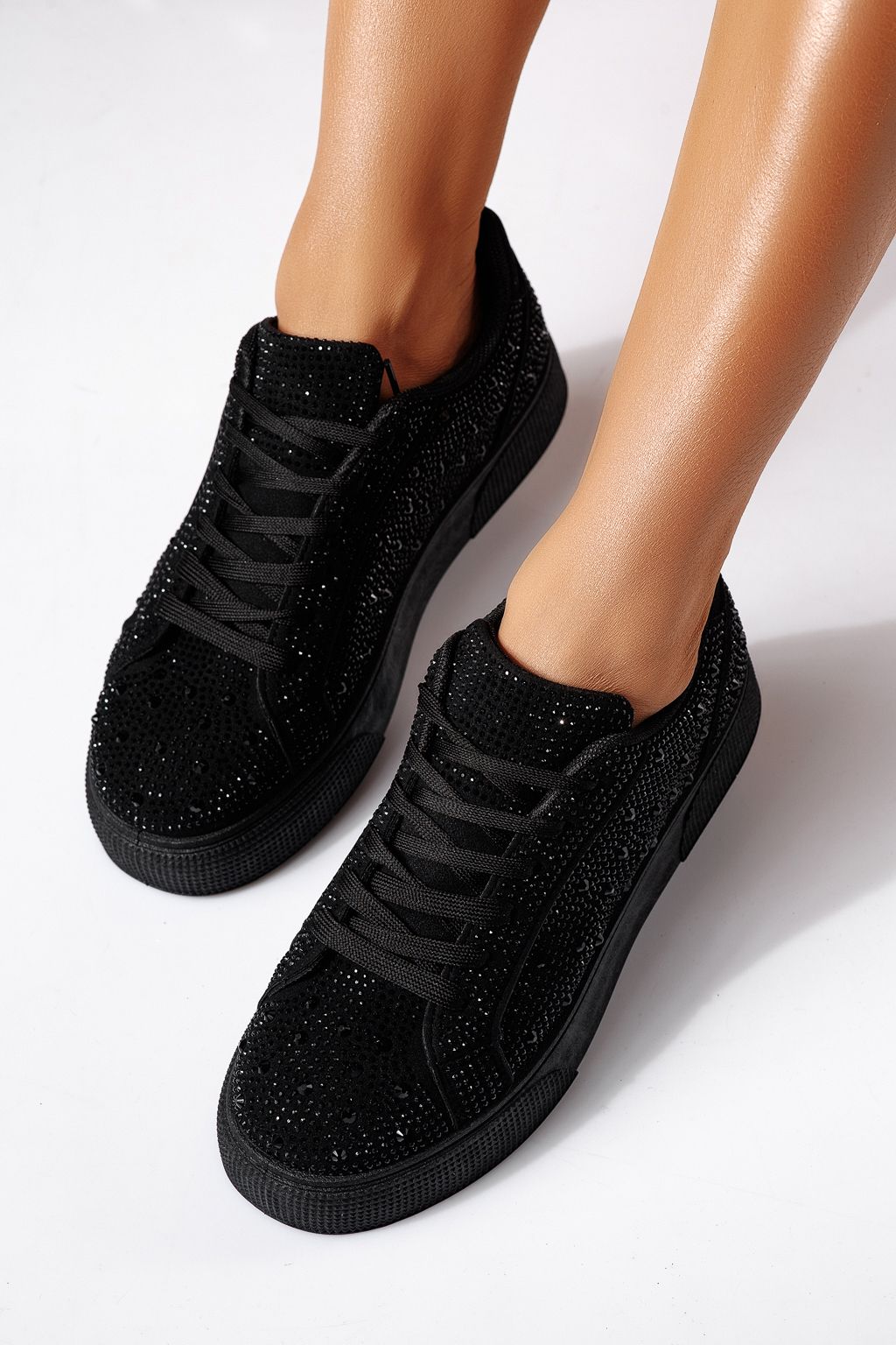 Női sportcipők fekete öko velúrból készült Lorete #24478