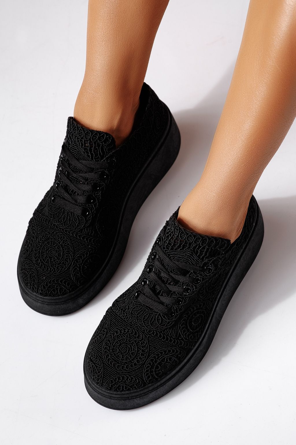 Női sportcipők fekete textil anyagból készült Loretta #24492