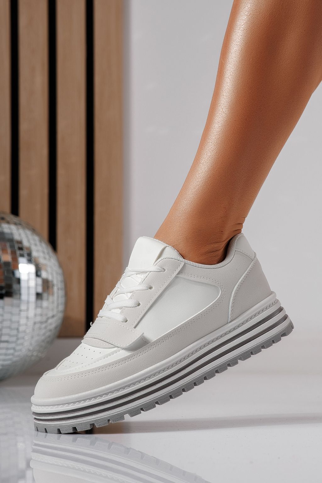 Női sportcipők szürke öko bőrből készült Tabitha #24455