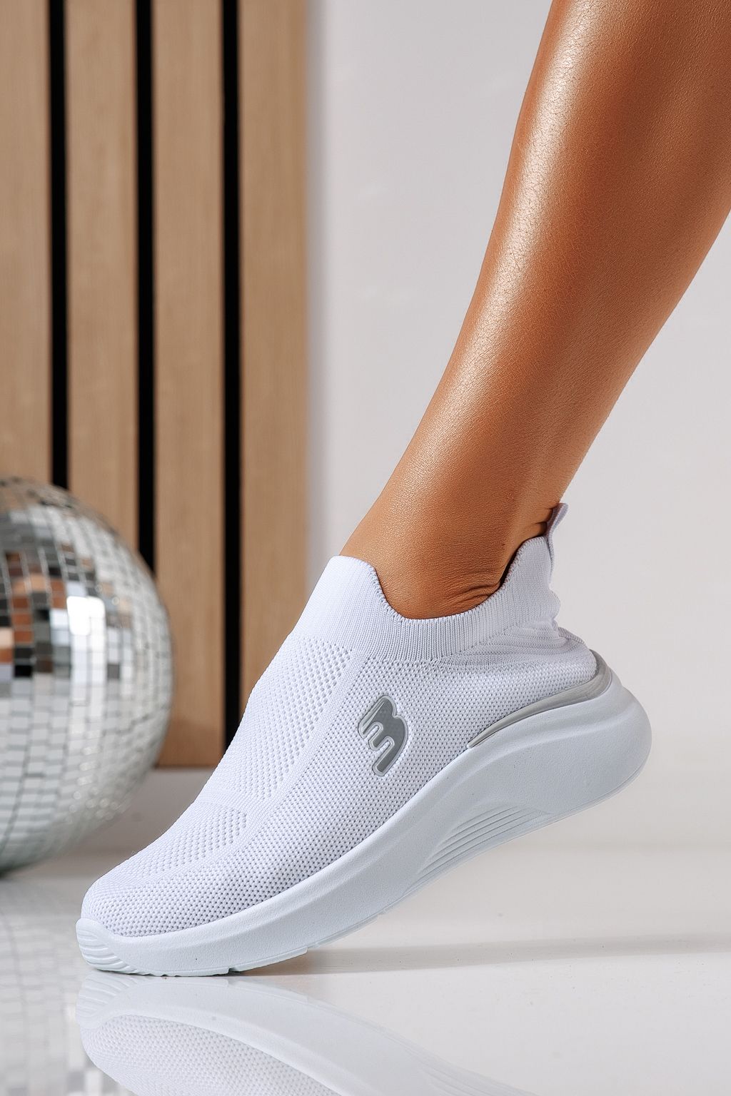 Női sportcipők fehéri textil anyagból készült Alona #24460