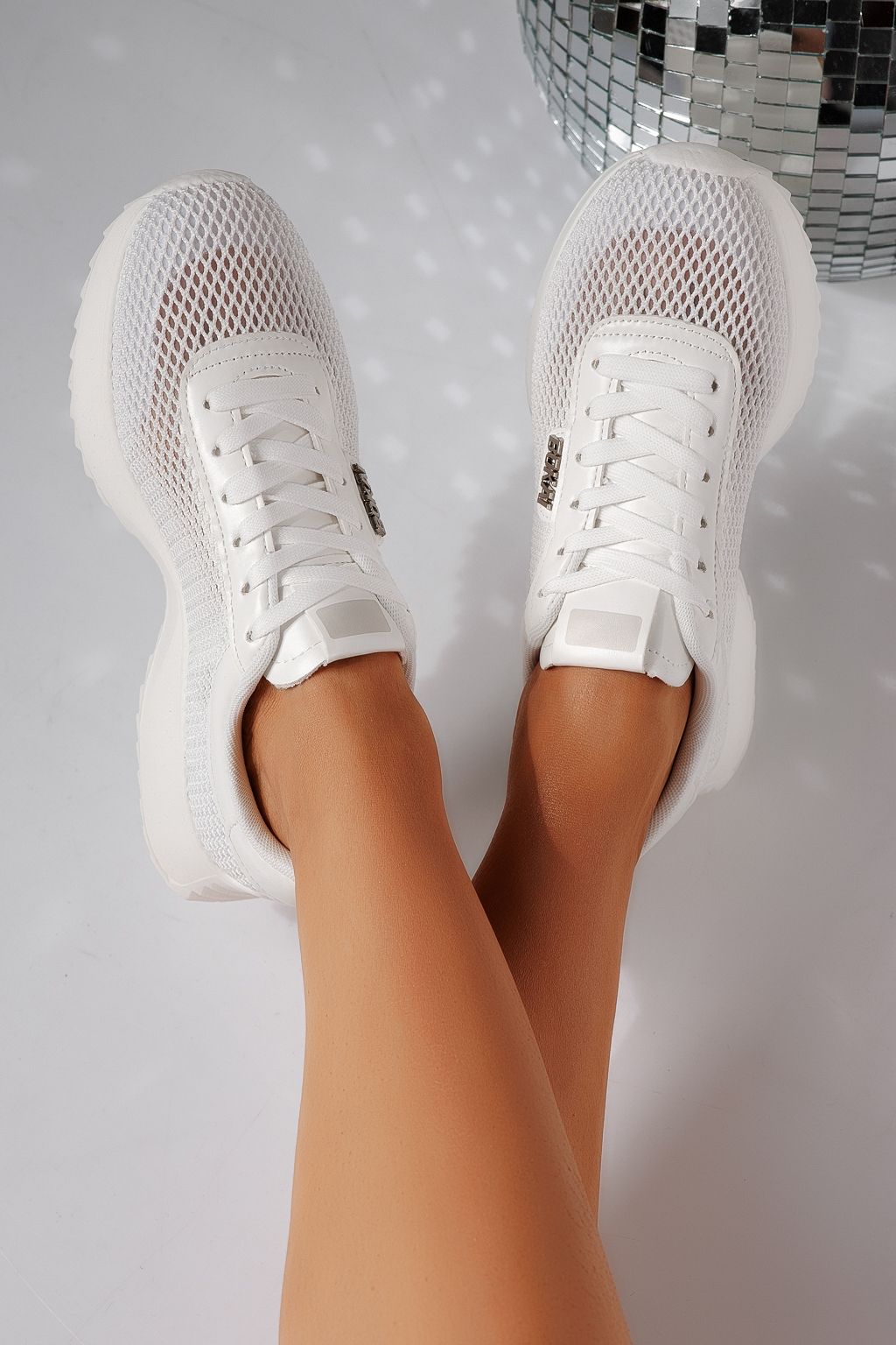 Női sportcipők fehéri textil anyagból készült Elah #24463