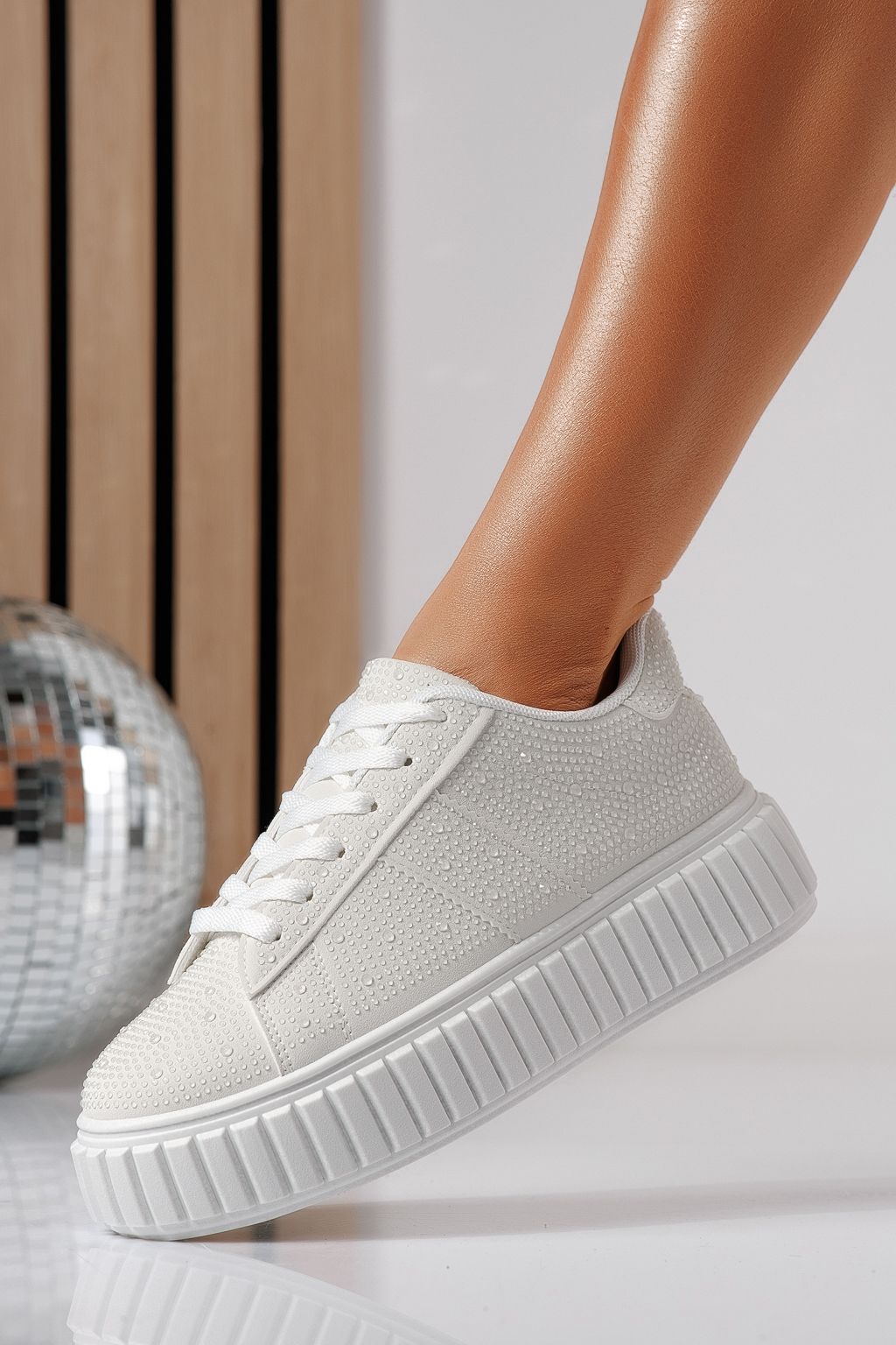 Női fehér színű, ekológikus bőrből készült tornacipő Loris #24403