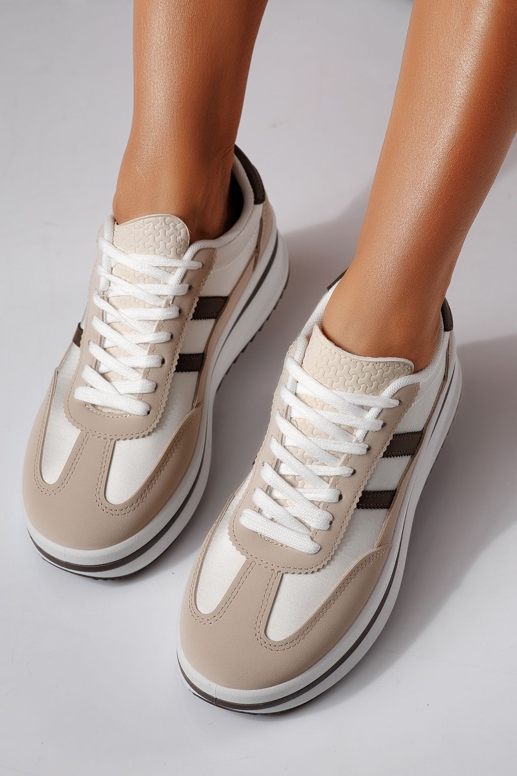 Női sportcipők bézs öko bőrből készült Diana2 #24475