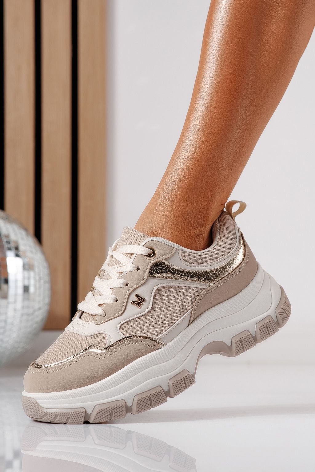 Női sportcipők bézs öko bőrből készült Savina #24493