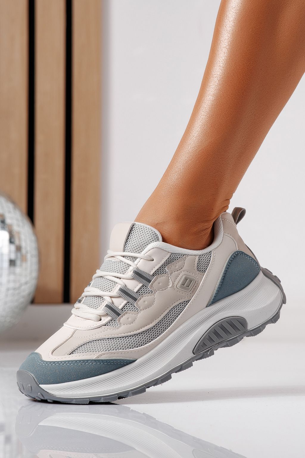 Női sportcipők szürke textil anyagból készült Agatha #24413