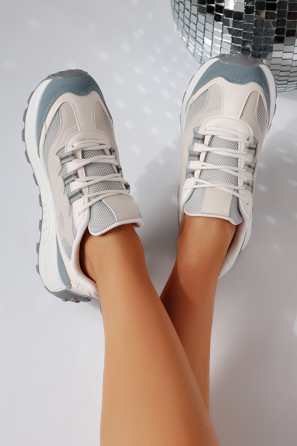 Női sportcipők szürke textil anyagból készült Agatha #24413