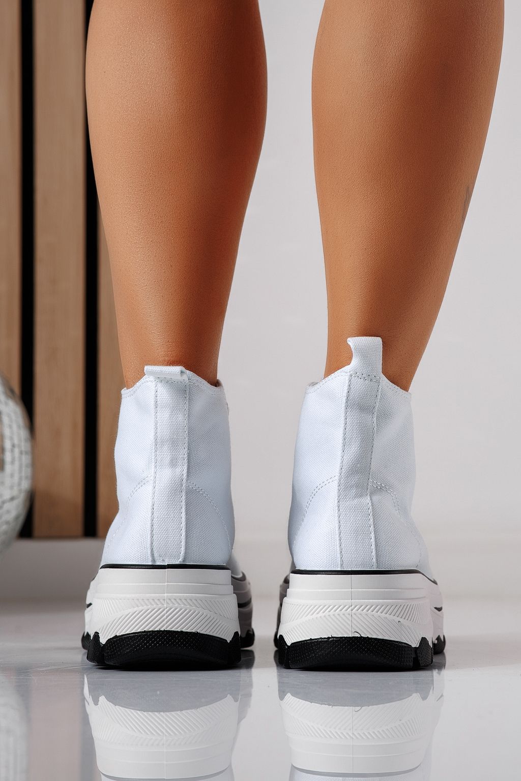 Női sportcipők fehér textil anyagból készült Vanda #24488