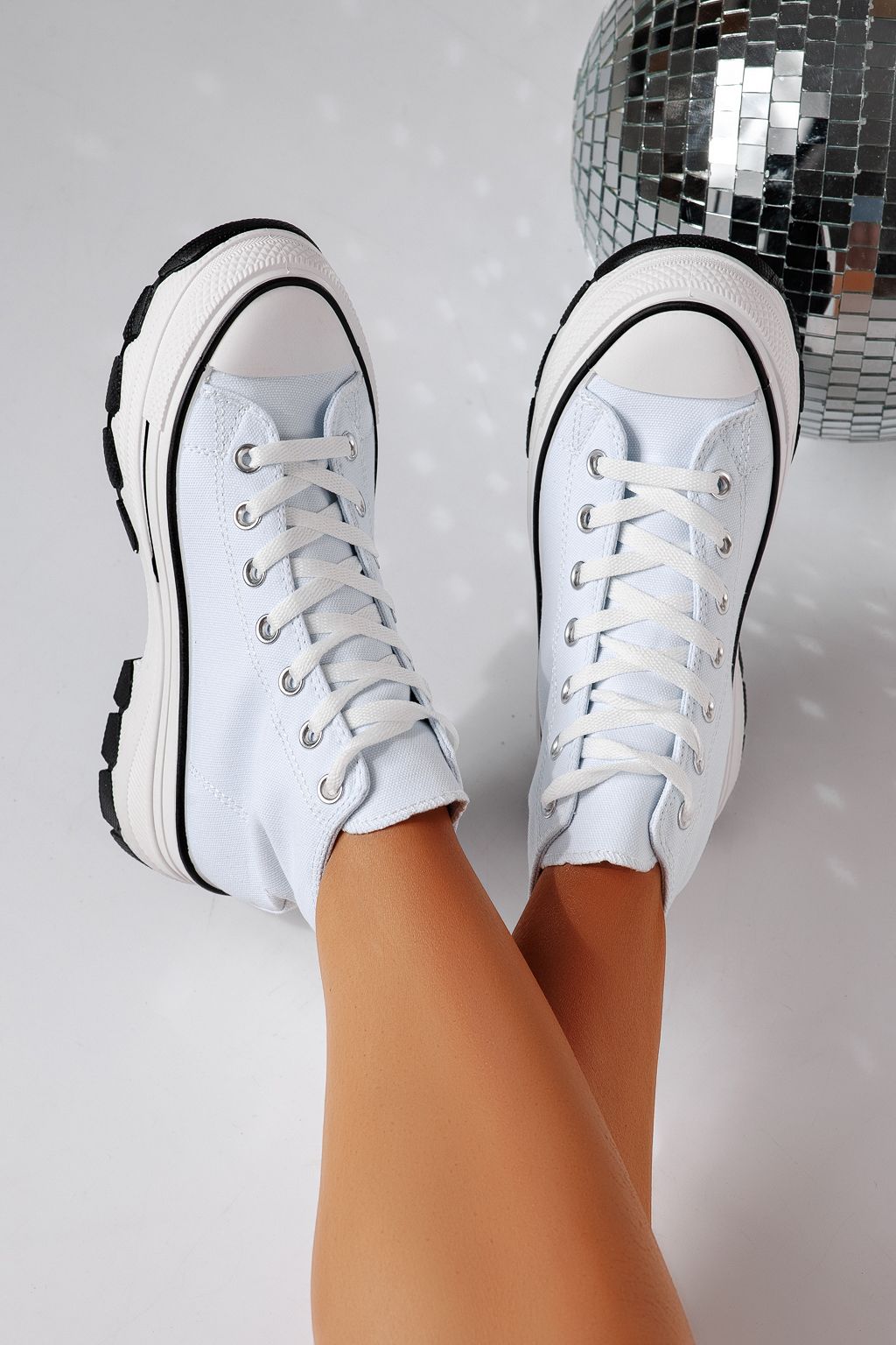 Női sportcipők fehér textil anyagból készült Vanda #24488