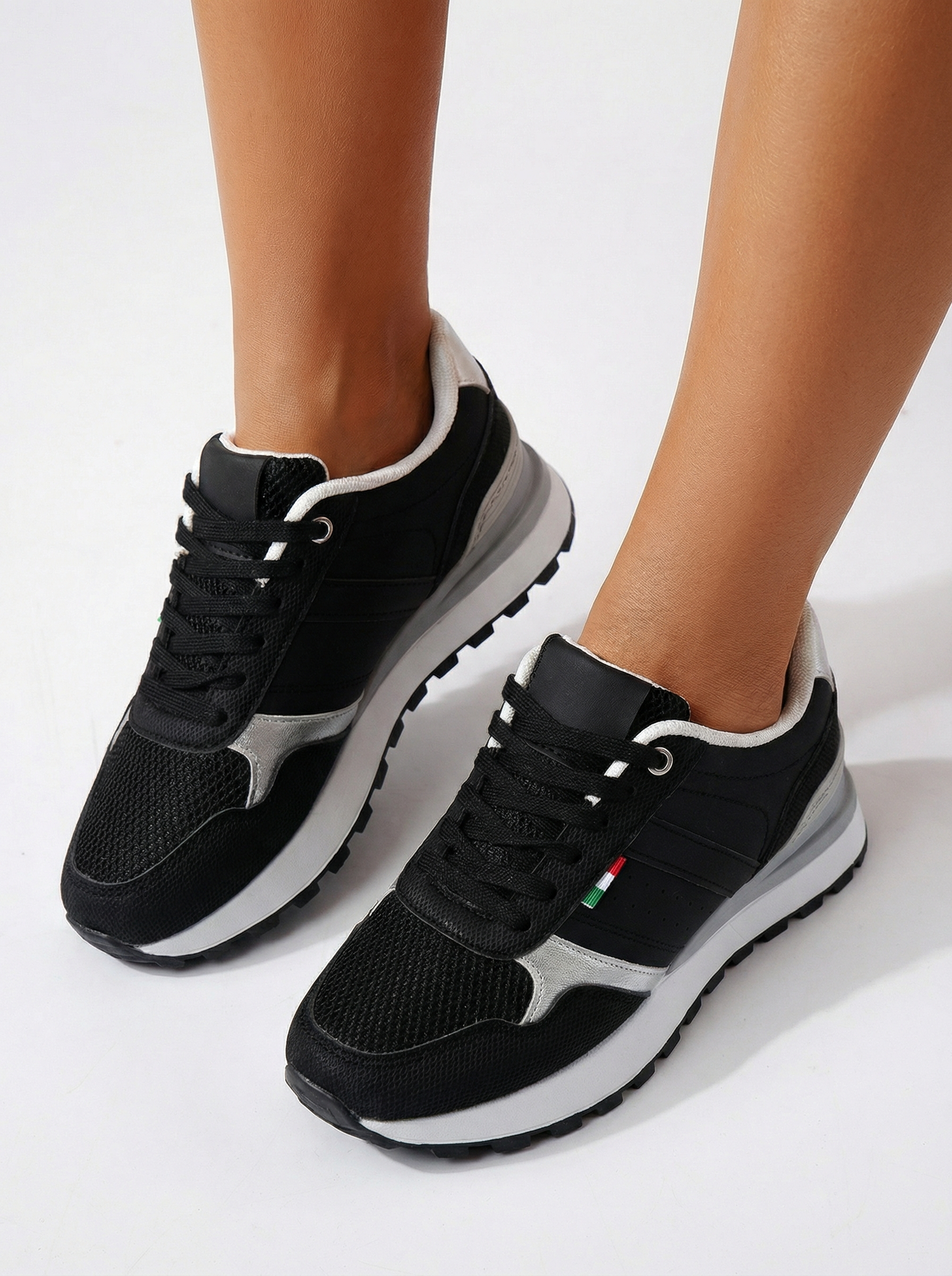 Női sportcipők fekete öko bőrből készült Zhanna #24508