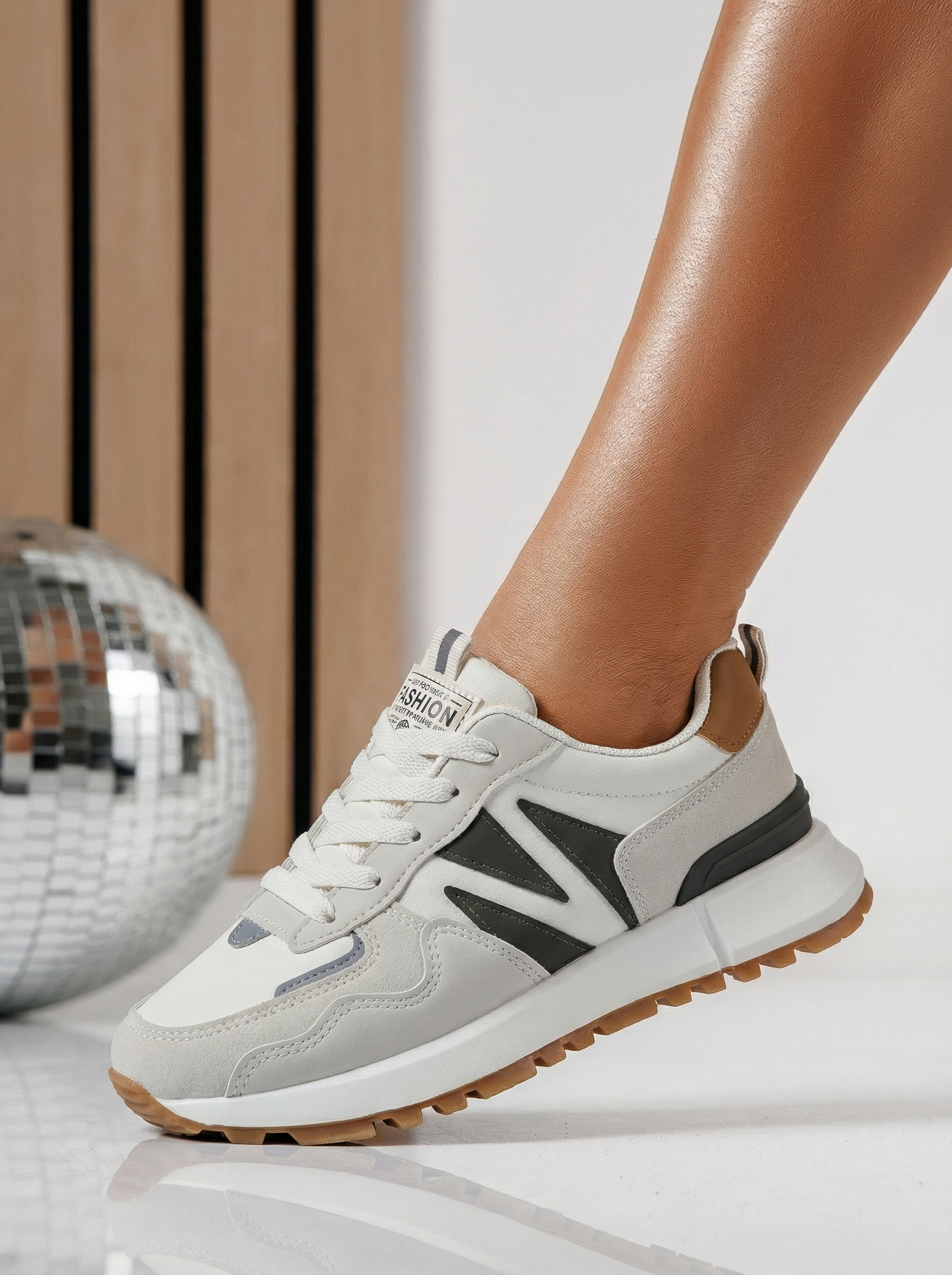 Női sportcipők bézs öko bőrből készült Kalina #24506