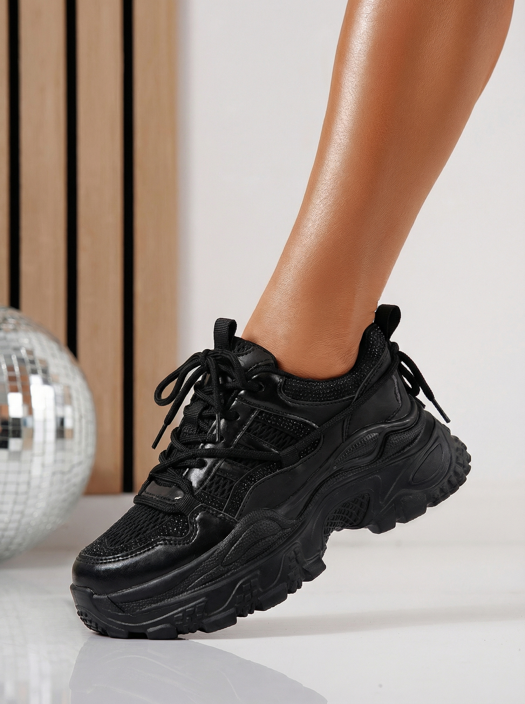 Női sportcipők fekete textil anyagból készült Ianca #24514