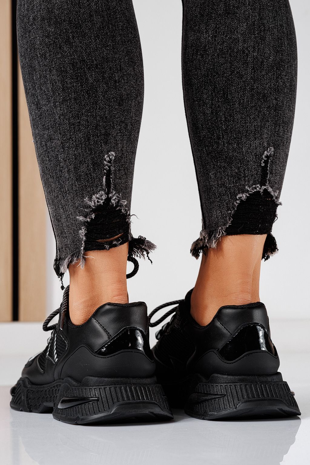 Devi Női Sportcipő Fekete Ökológiai Bőrből #24545