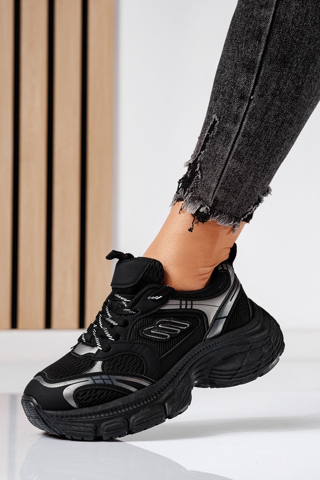 Anita Női Sportcipő Fekete Textil Anyagból #24548