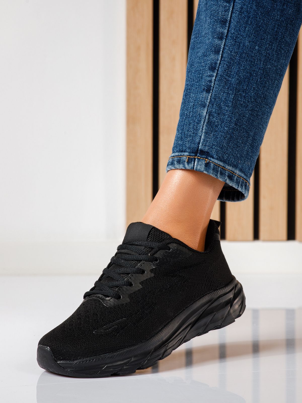 Luisa Női Sportcípő Fekete Textil Anyagból #24558