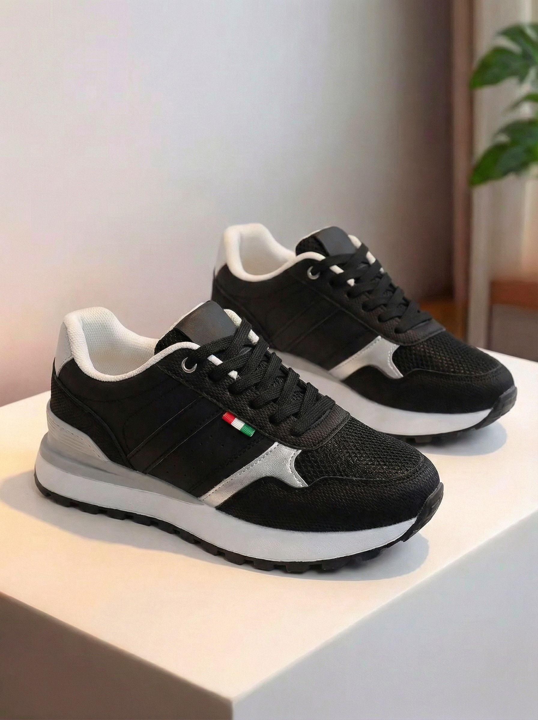 Női sportcipők fekete öko bőrből készült Zhanna #24508