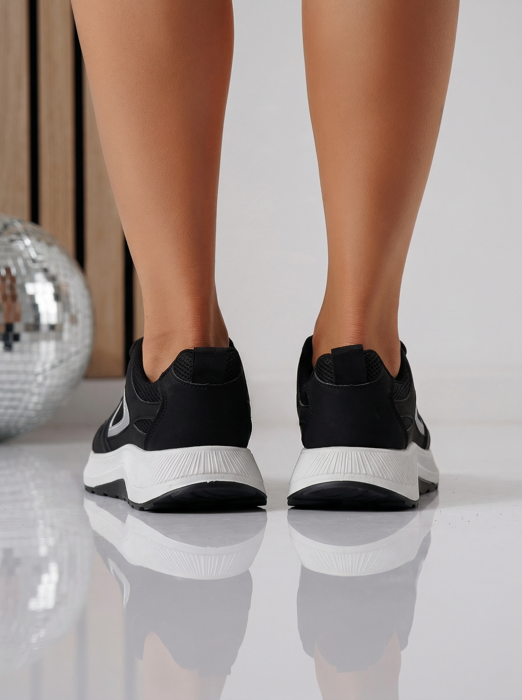 Női sportcipők fekete textil anyagból készült Maggie #24589