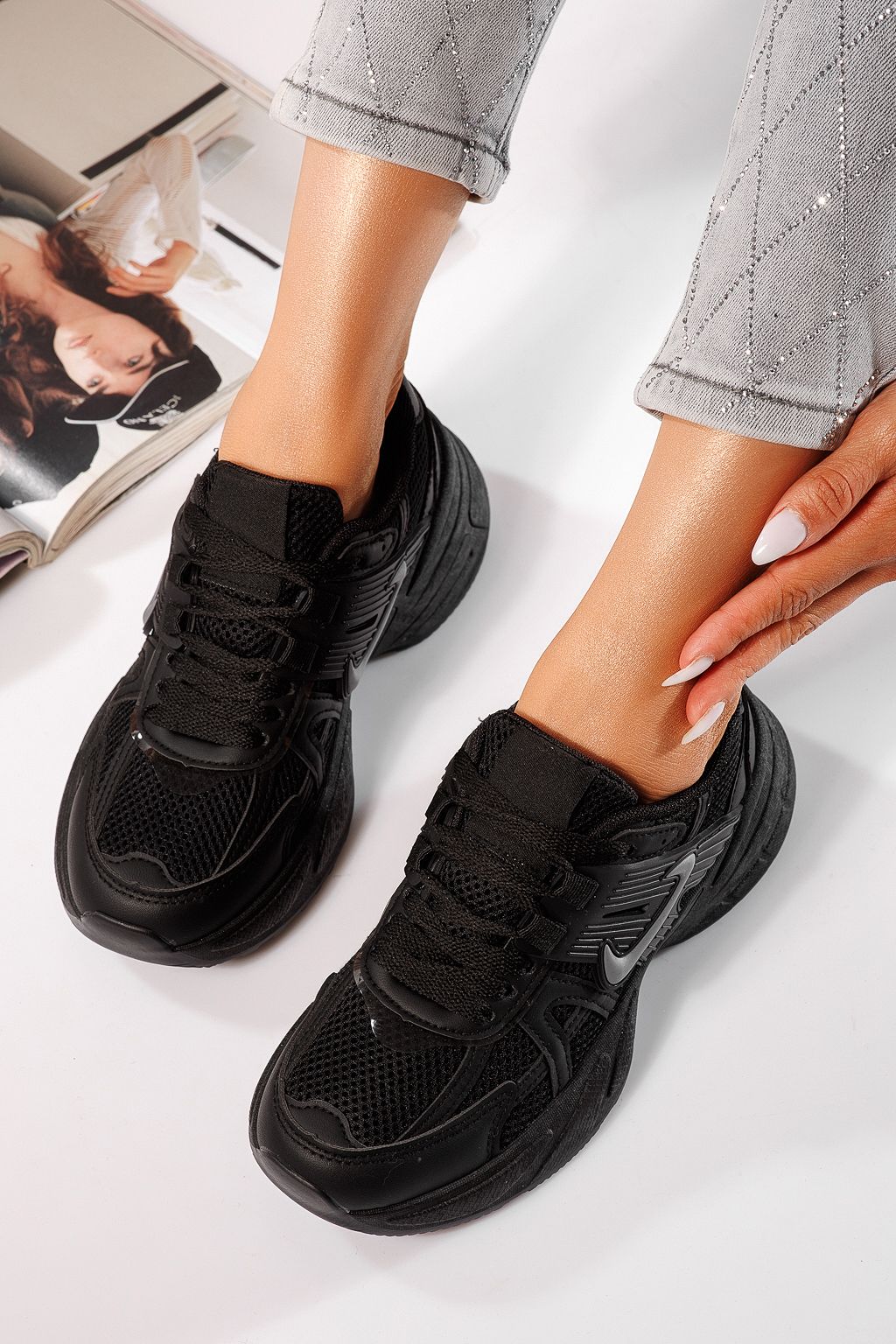 Női fekete tornacipő ökobőrből Amy #24602