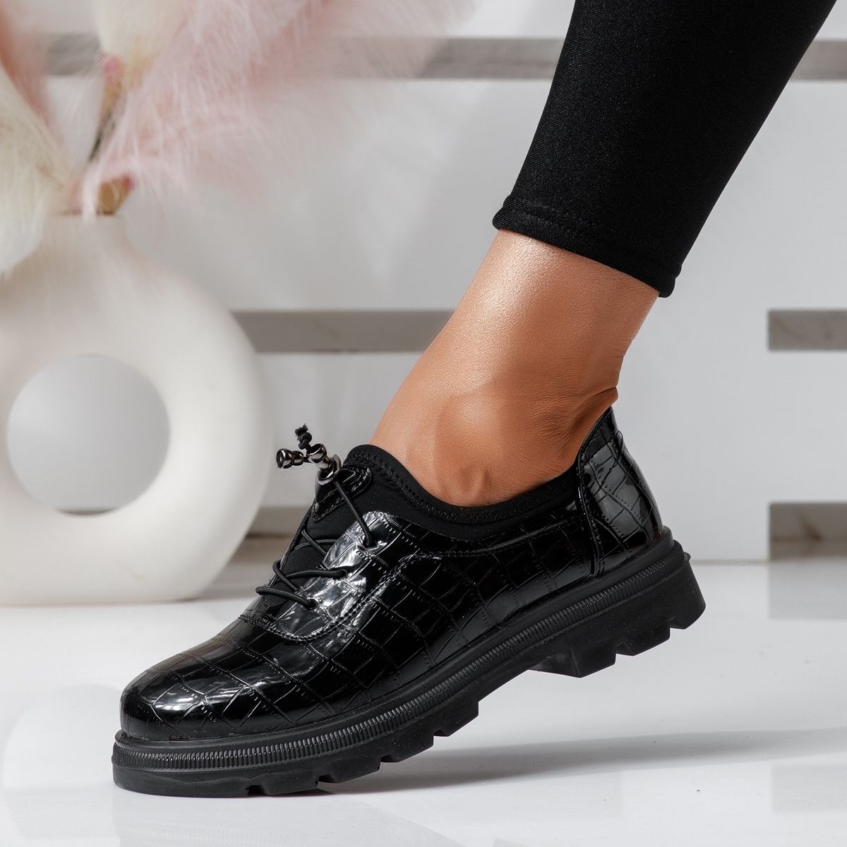 Női fekete lakkbőrből készült alkalmi cipő Mariah #24606