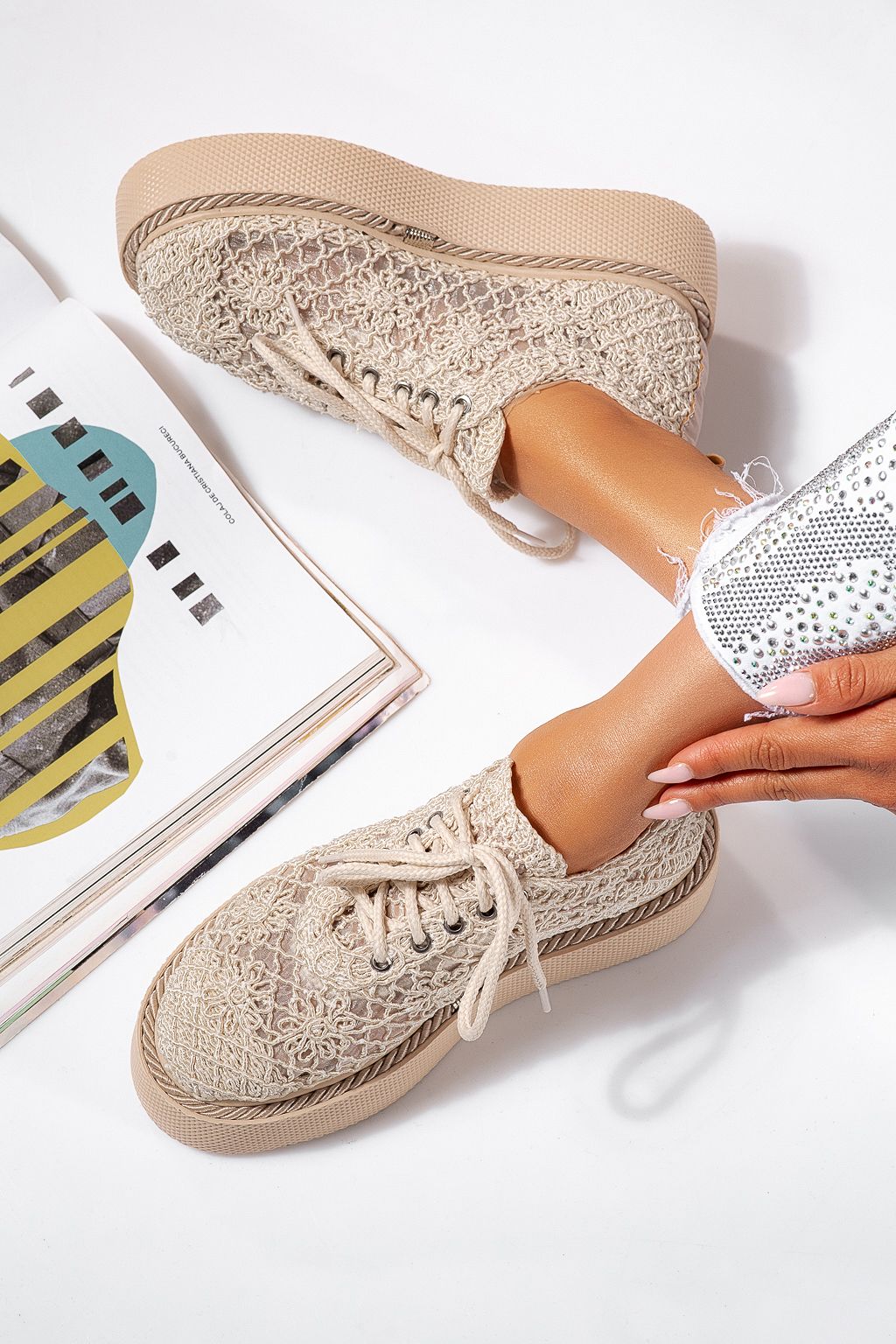 Női bézs alkalmi cipő textilből Asha #24614