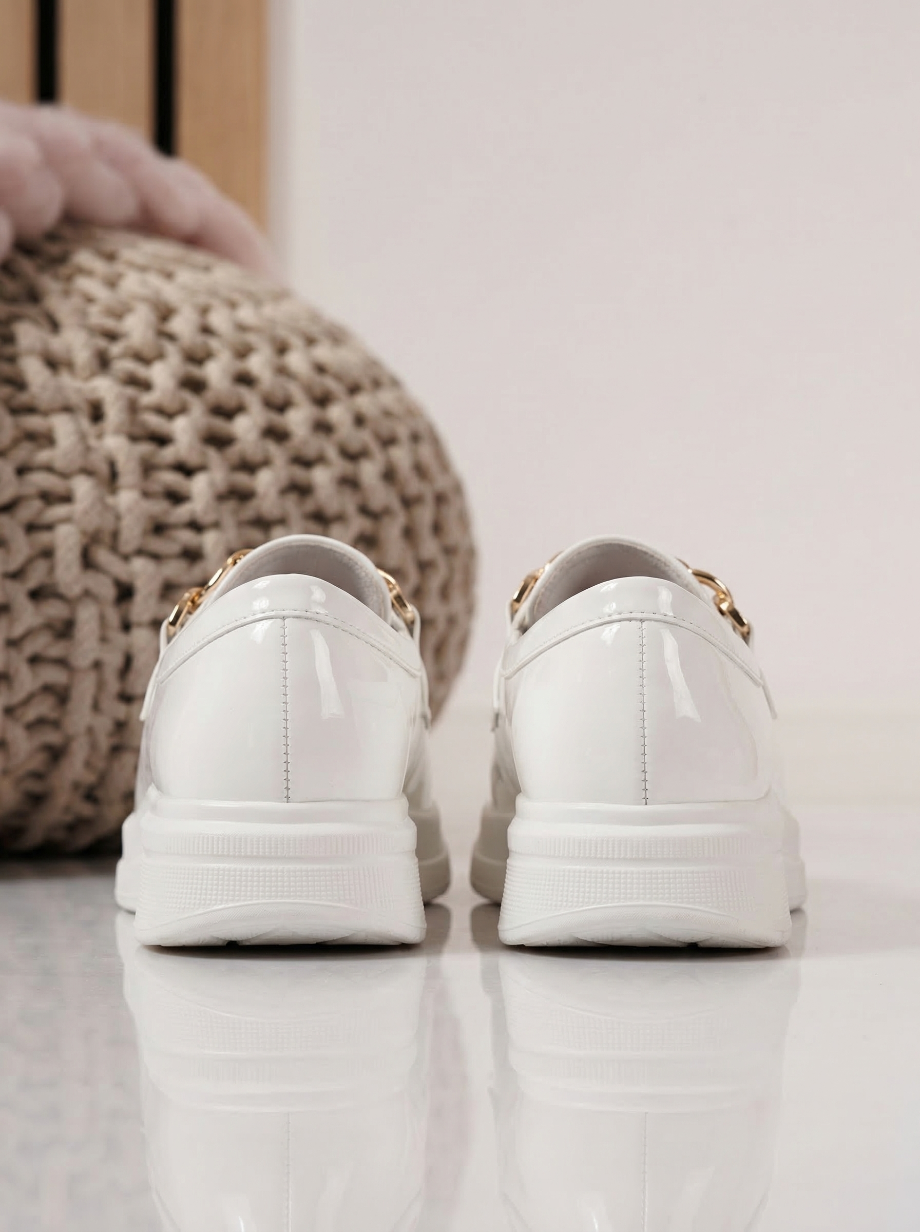 Lány Cipők fehér lakkozott ökológiai bőrből készült Andreina #24629