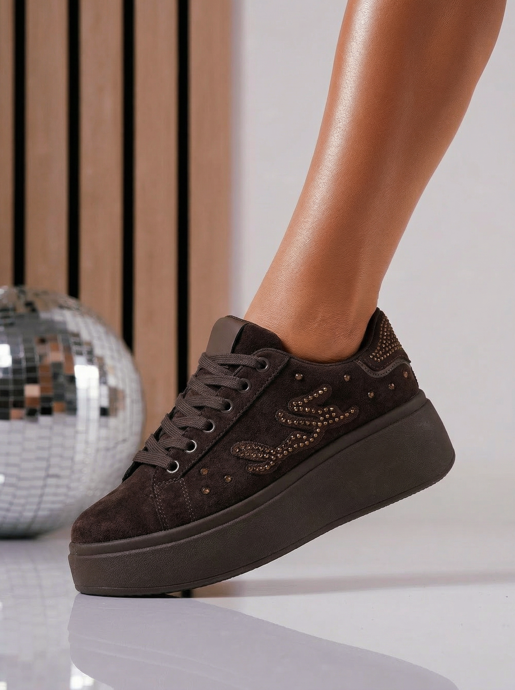 Női sportcipők barna öko velúrból készült Saphira #24681