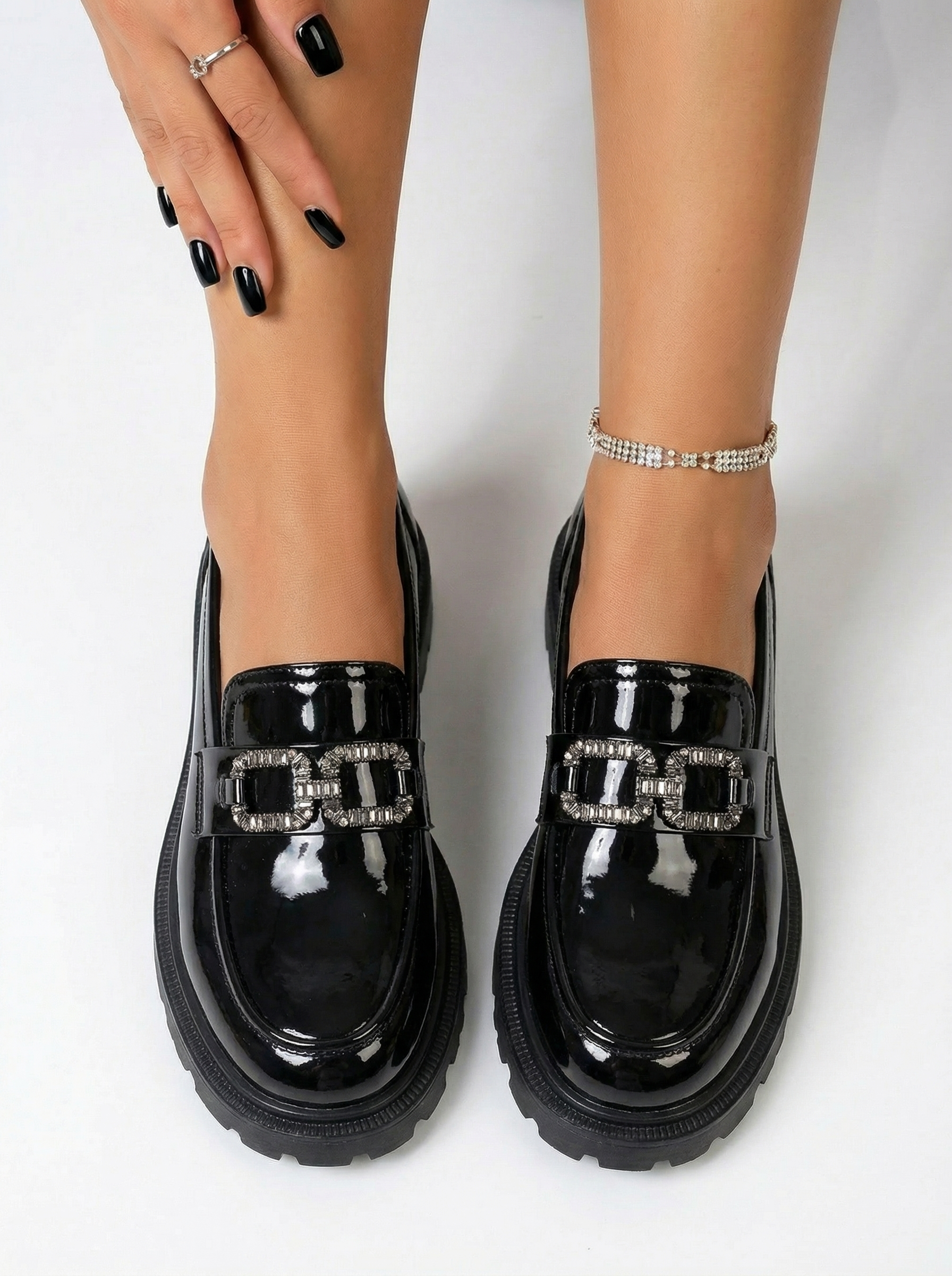 Női alkalmi cipők fekete lakkbőrből készült Zafira #24669