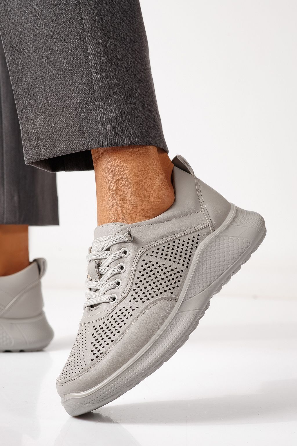 Női alkalmi cipők szürke öko bőrből készült Catrina #24939