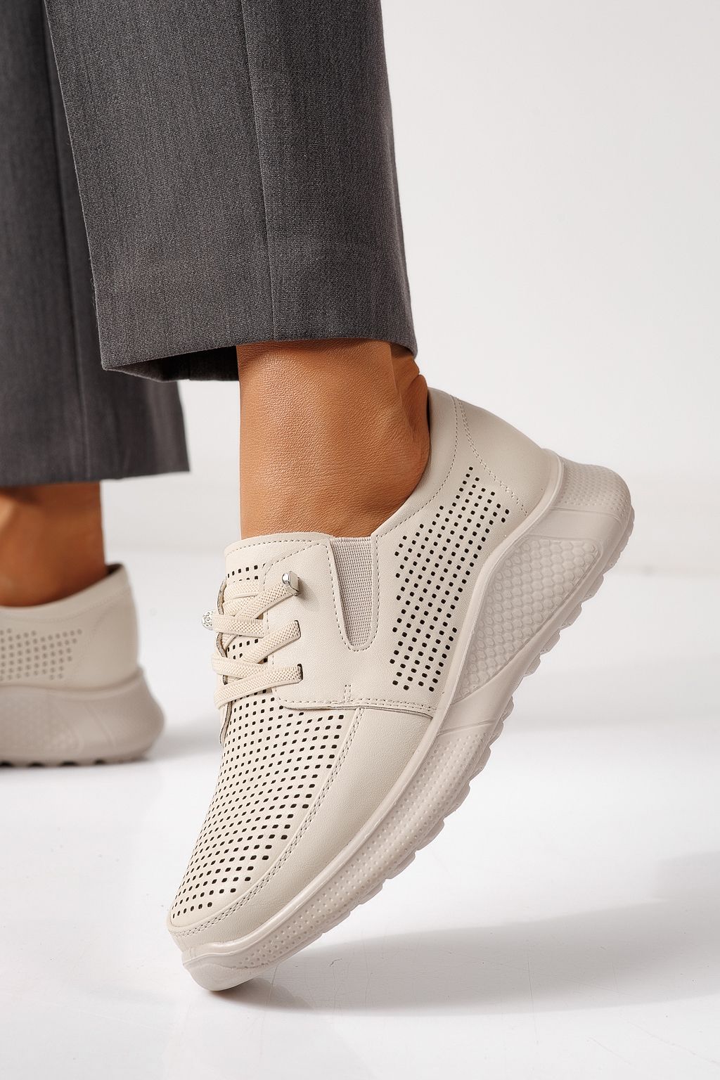 Női alkalmi cipők bézs  öko bőrből készült Gilda #24941