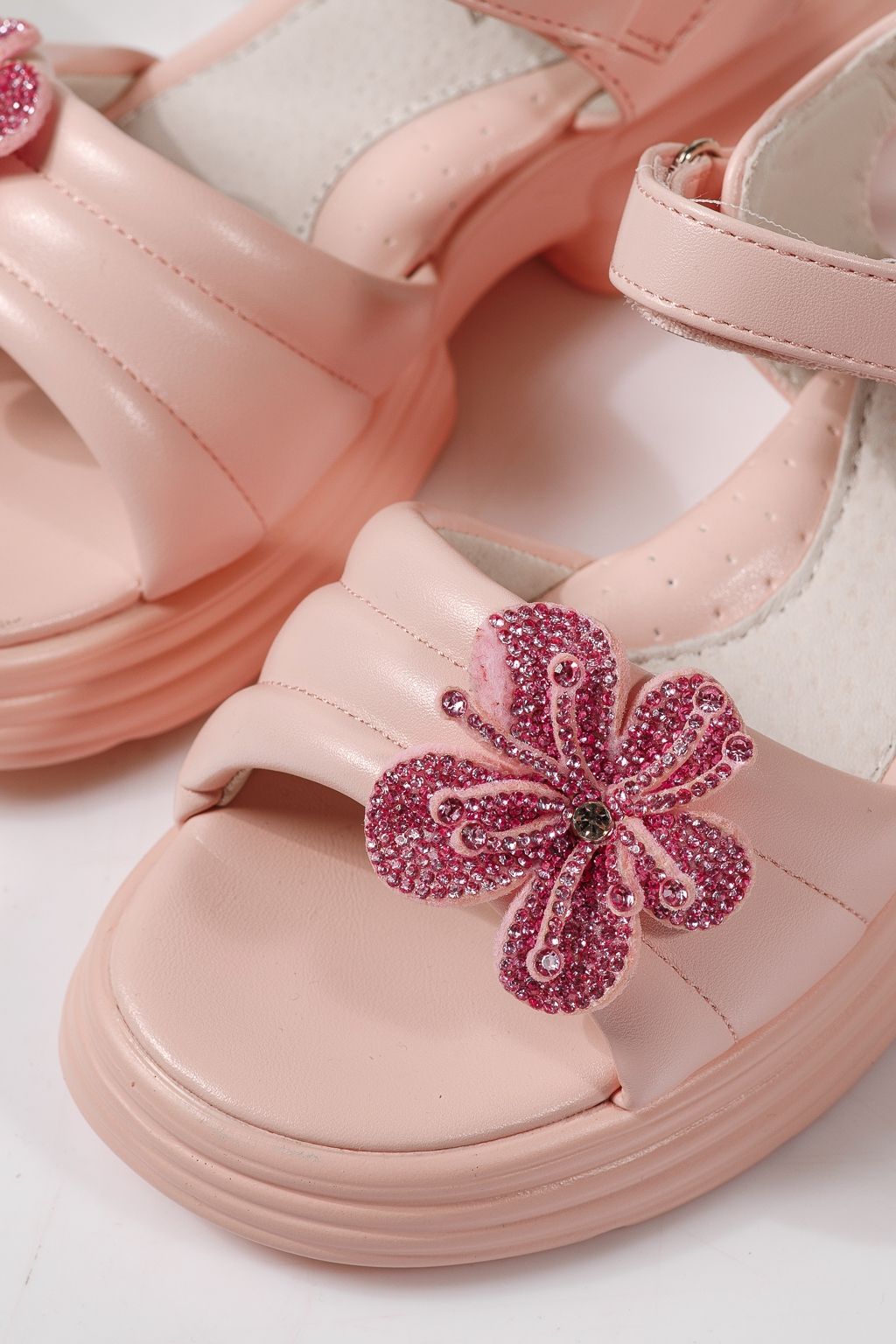 Gyerek szandálok rózsaszín öko bőrből készült Elara #24916