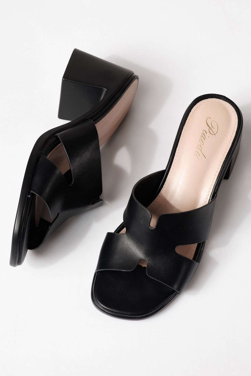 Női magas sarkú papucs fekete öko bőrből készült Niki #24978