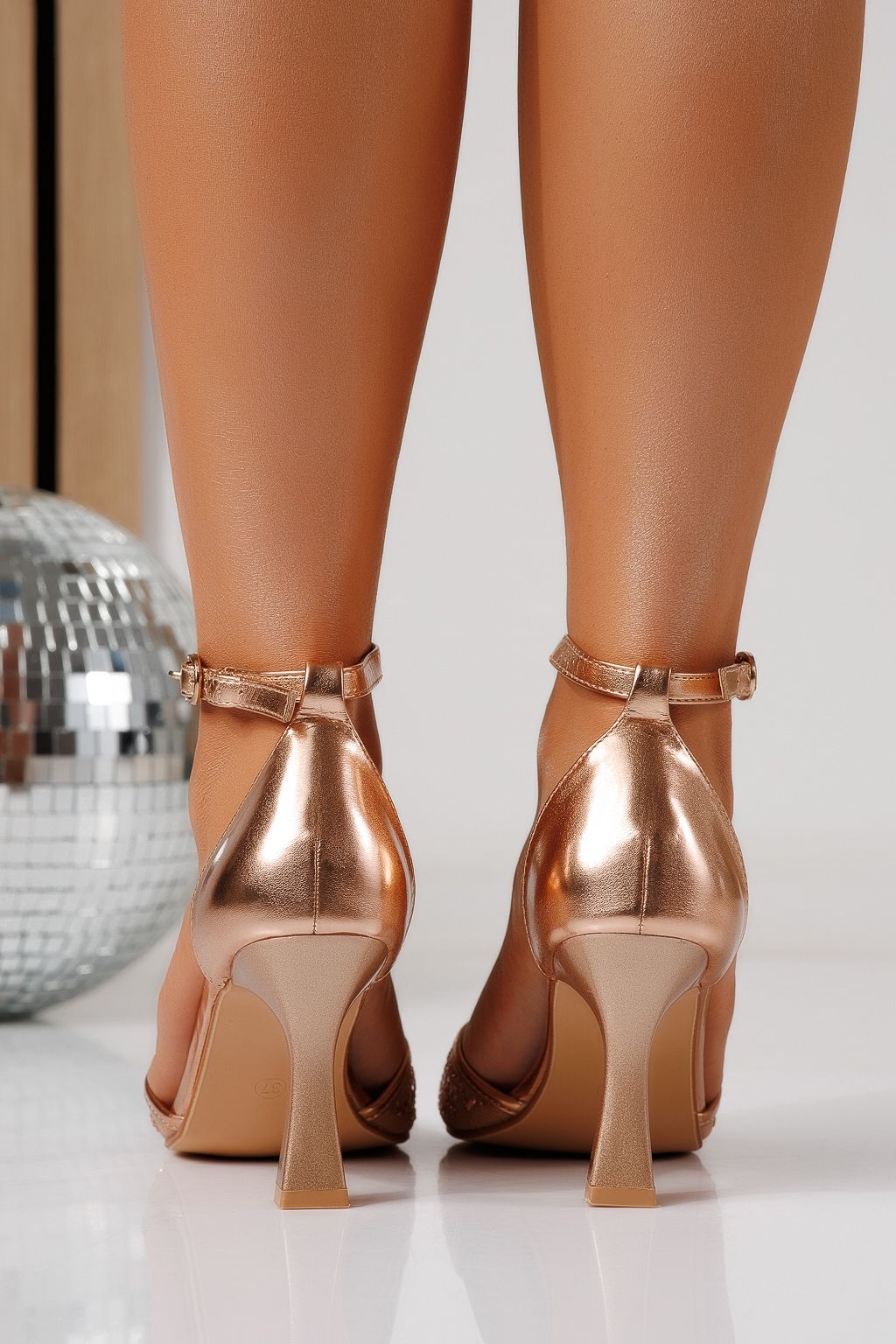 Női magas sarkú szandálok rózsaszín arany öko bőrből készült Lyra #24862