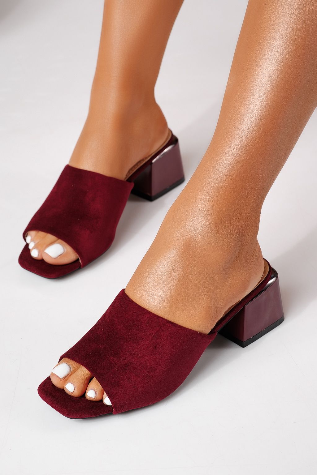 Női magas sarkú papucs bordó öko velúrból készült Thalira #24705