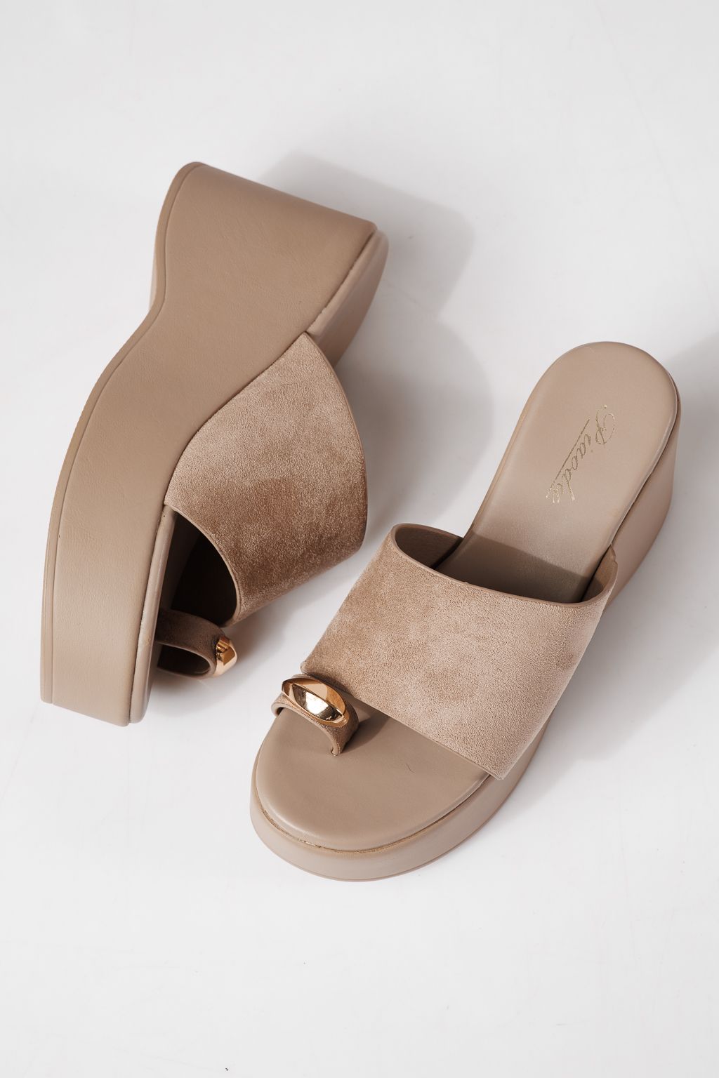 Női platform papucsok khaki öko velúrból készült Giulia #24973