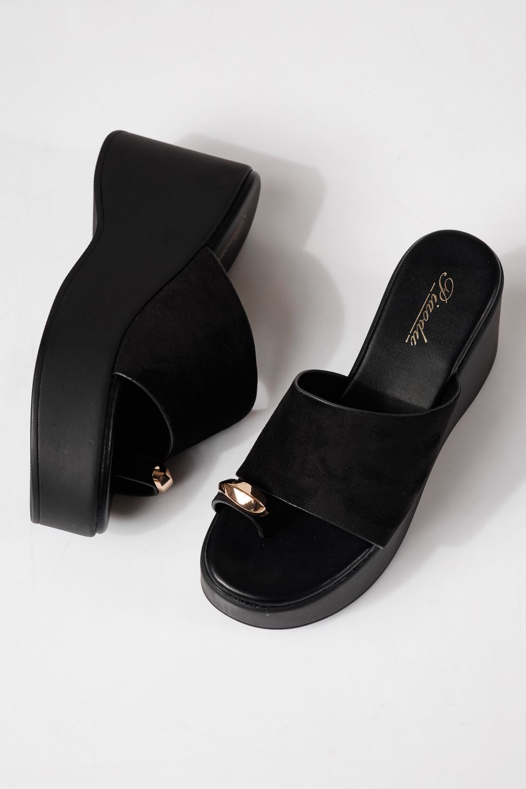 Női platform papucsok fekete öko velúrból készült Giulia #24971