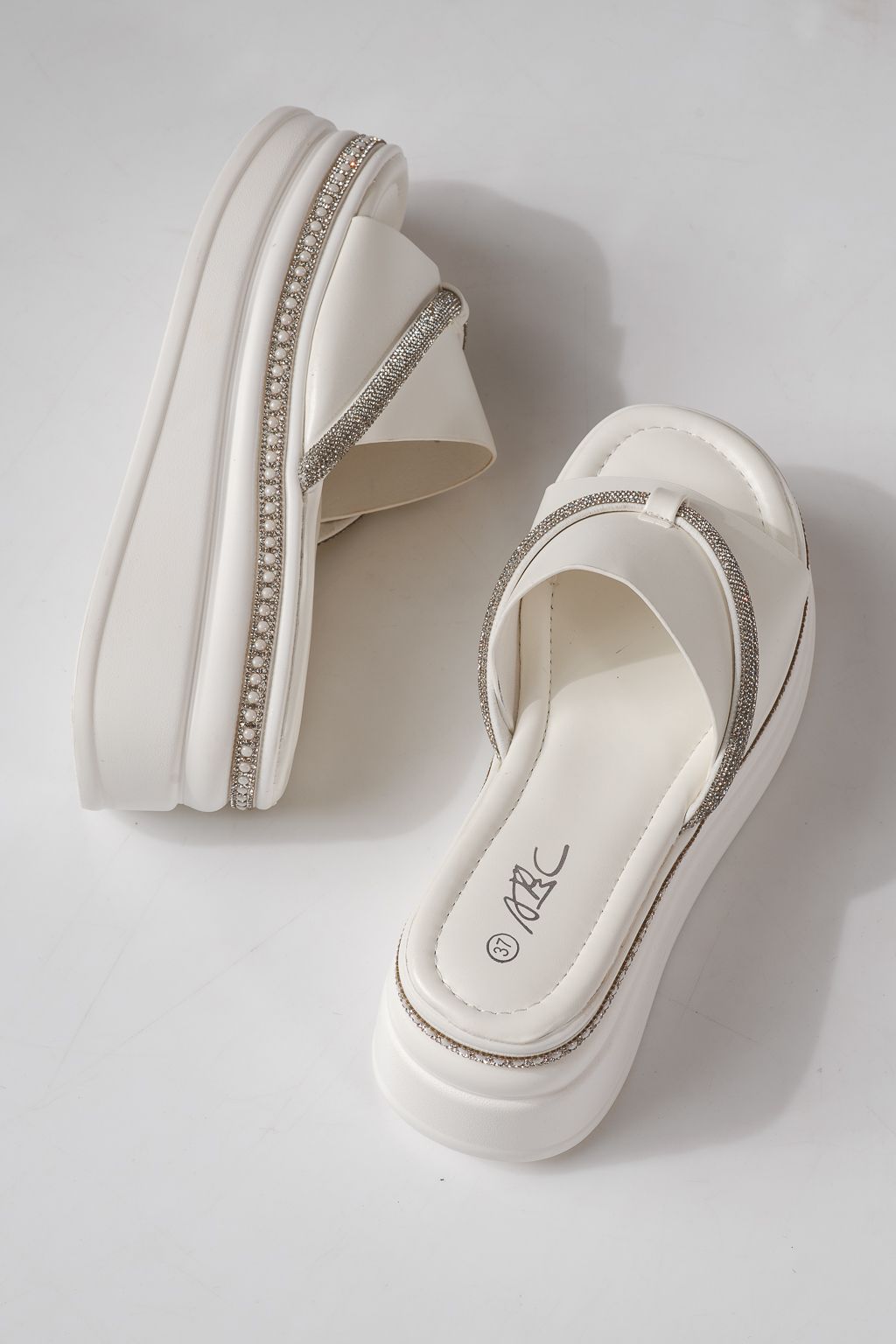 Női platform papucsok fehéri öko bőrből készült Belina #24749