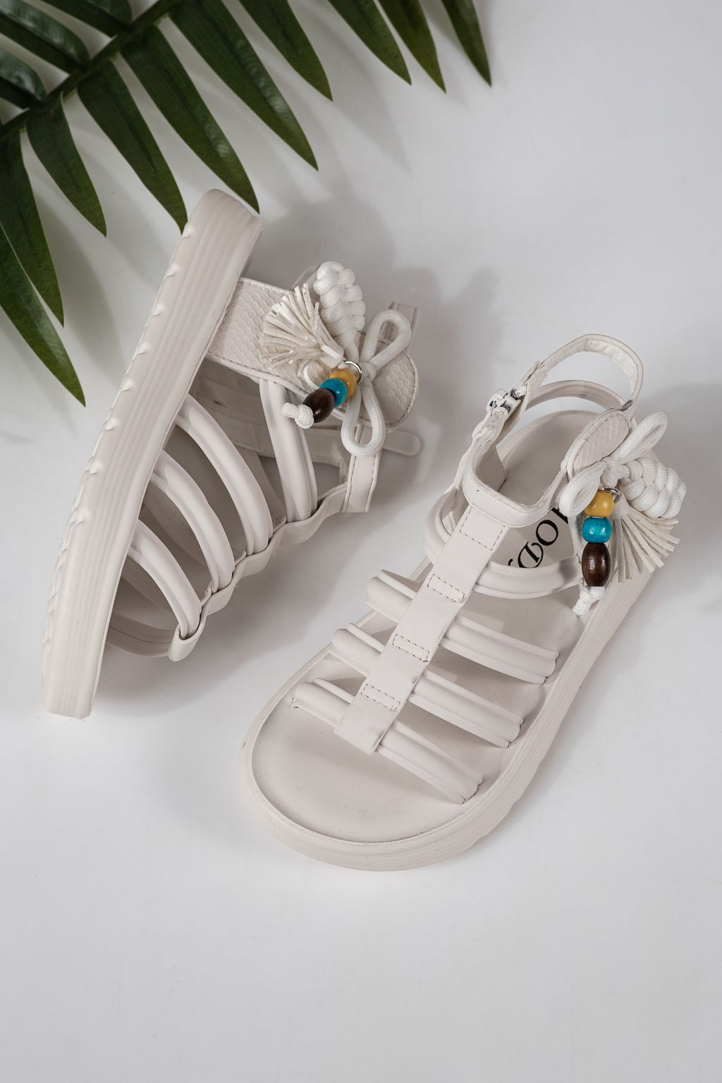 Gyerek szandálok fehéri öko bőrből készült Madison #24924