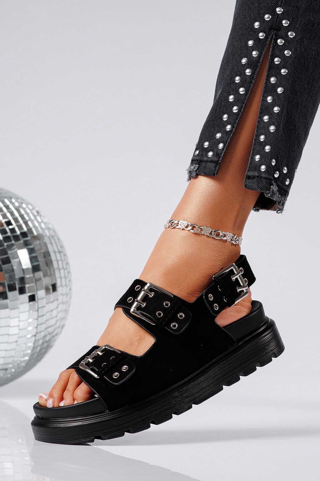 Női fekete platform szandál ökobőr velúrból Amara #25227