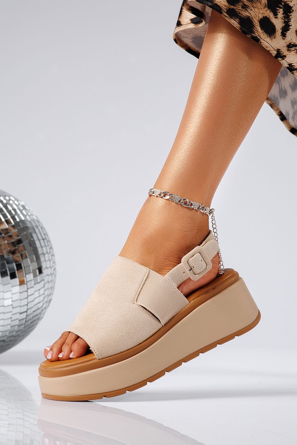 Női fehér platformszandál eco-bőrből Amelia #25233