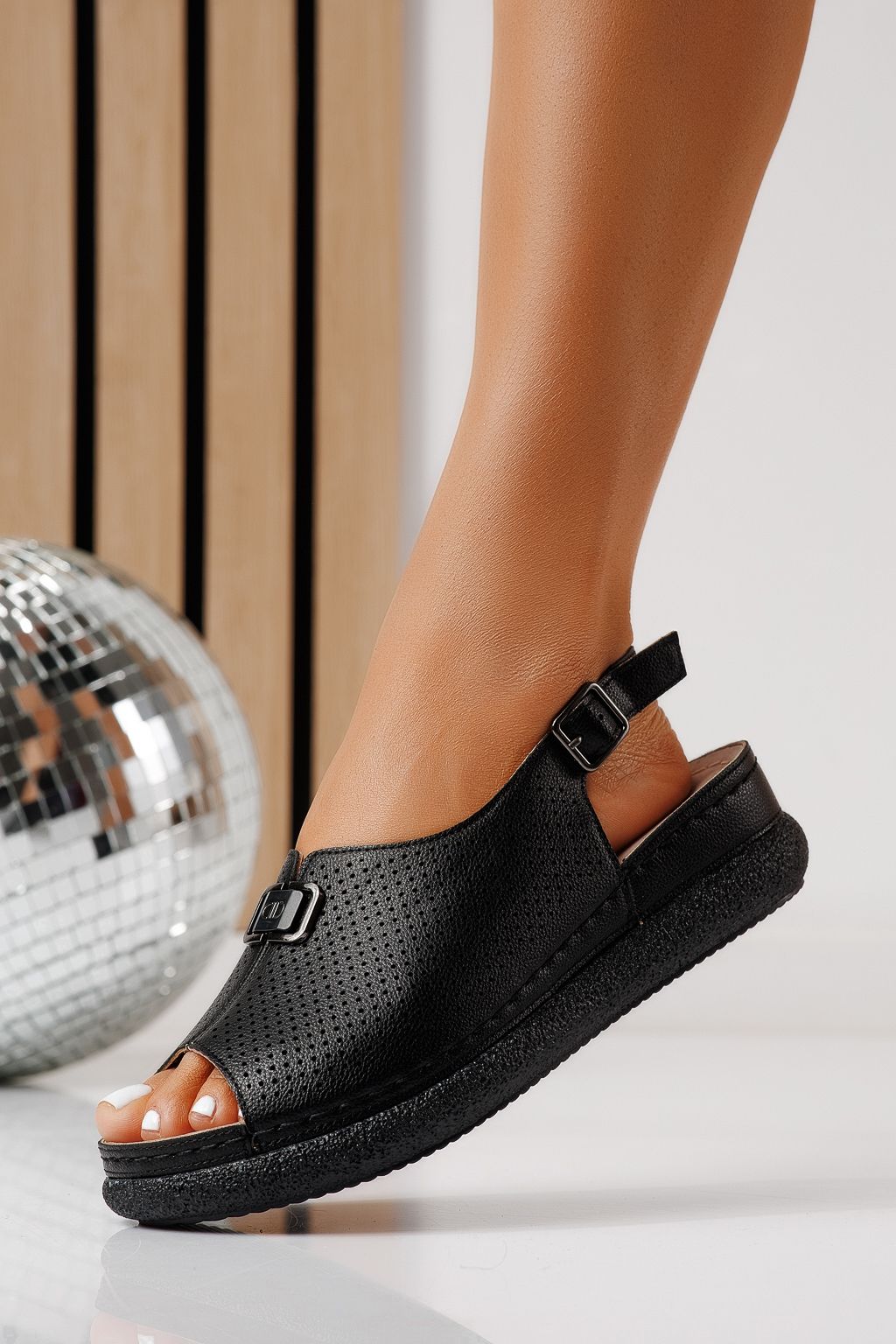 Női platform szandálok fekete öko bőrből készült Paloma #25049