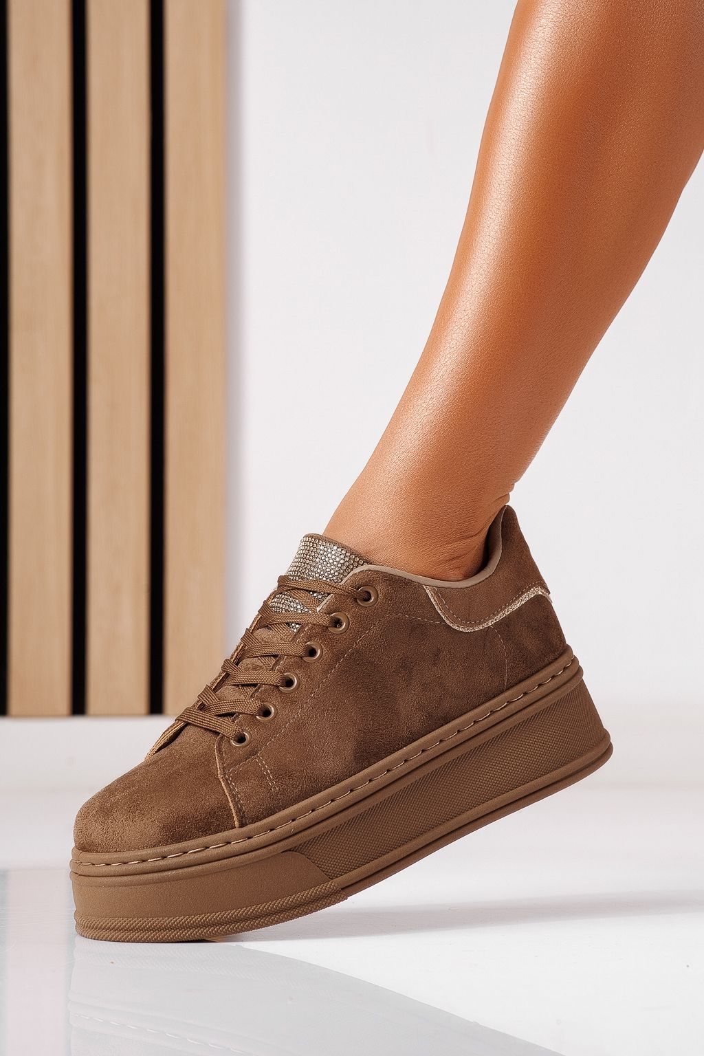 Női sportcipők khaki öko velúrból készült Cassia #25464