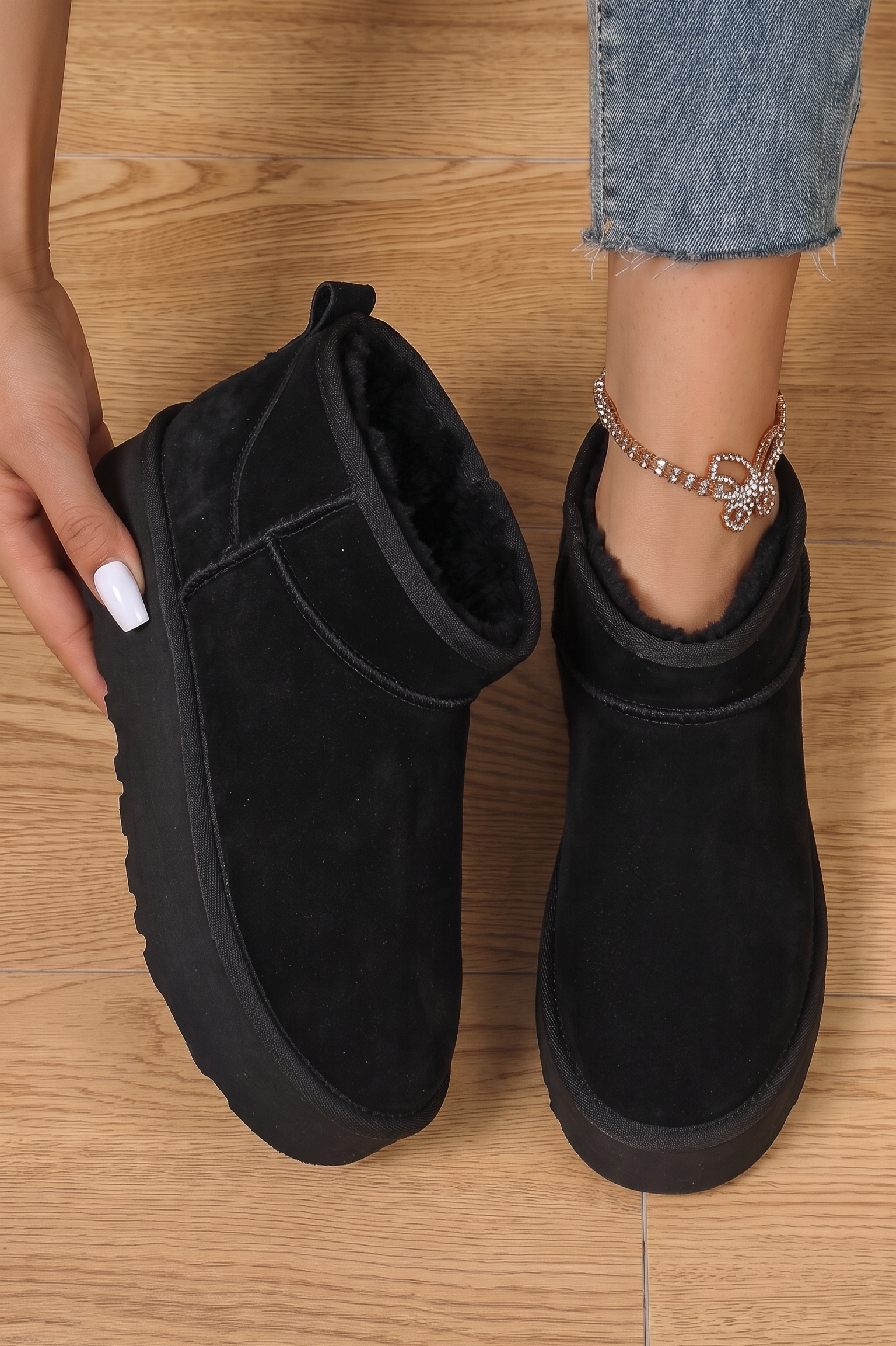 Női rövid szőrme csizma UG típus fekete természetes velúr bőrből készült Oscar #30762
